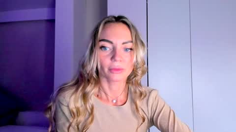 Adriana online show from 12.25.24