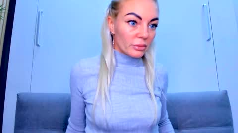 Snapshot of adriana_coy_ chatting on 10.05.25 Adriana online show from 10.05.25