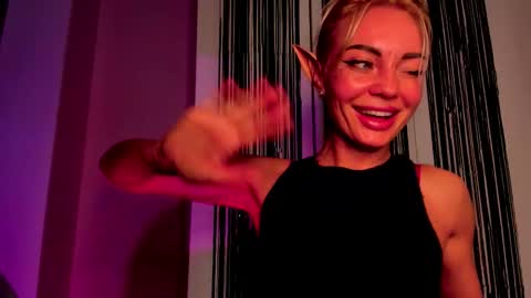 Snapshot of adriana_coy_ chatting on 10.25.25 Adriana online show from 10.25.25