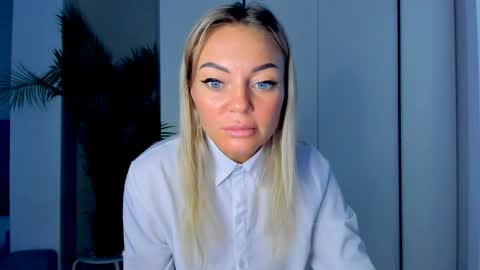 Adriana online show from 04.06.26