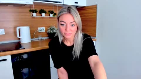 Snapshot of adriana_coy_ chatting on 06.14.26 Adriana online show from 06.14.26