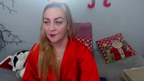 Snapshot of adrianapdes chatting on 12.30.24 Adriana Paredes  online show from 12.30.24