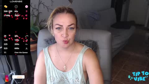 Snapshot of adrianapdes chatting on 01.21.25 Adriana Paredes  online show from 01.21.25