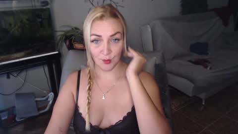 Snapshot of adrianapdes chatting on 01.31.25 Adriana Paredes  online show from 01.31.25