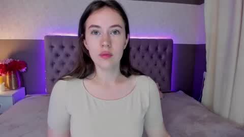 AdrianaYung online show from 09.14.25
