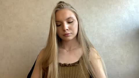 Caroline online show from 08.04.26