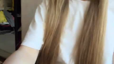 Caroline online show from 08.05.26