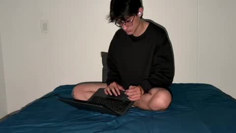 adrianrossetti online show from 04.24.26