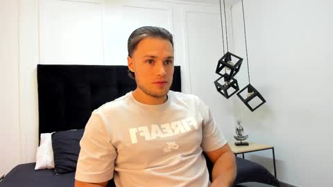 Adrein Roche online show from 01.19.25