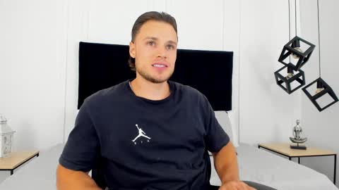 Adrein Roche online show from 01.21.25