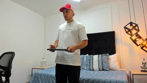 Adrein Roche online show from 02.01.25