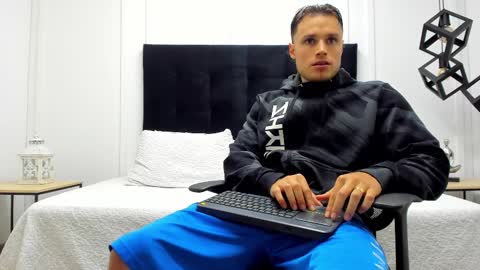 Adrein Roche online show from 02.09.25