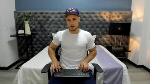 Adrein Roche online show from 02.25.25