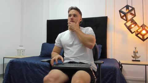 Adrein Roche online show from 03.06.25