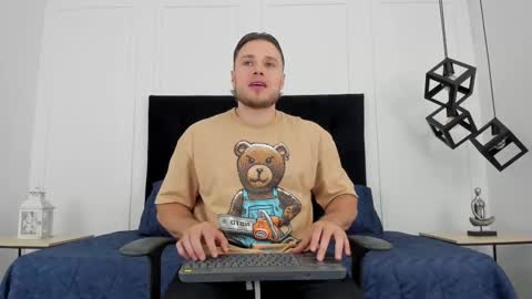 Adrein Roche online show from 03.09.25