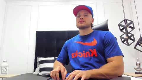 Adrein Roche online show from 09.15.25