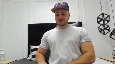 Adrein Roche online show from 09.17.25