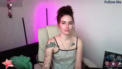 Snapshot of adrihanna chatting on 02.05.25 Adriana online show from 02.05.25