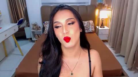 Snapshot of adychavez chatting on 02.18.25 Ur Dream girl online show from 02.18.25