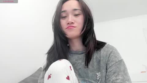 Aenie online show from 03.11.25