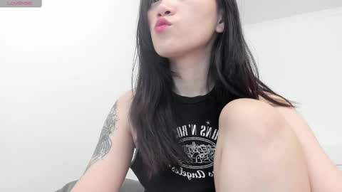 Aenie online show from 03.12.25