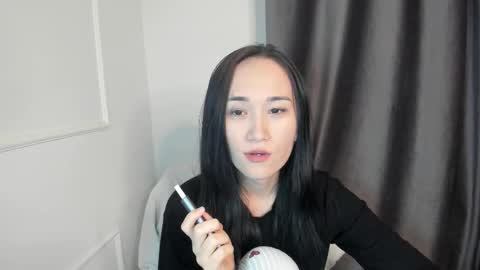 Aenie online show from 10.13.25