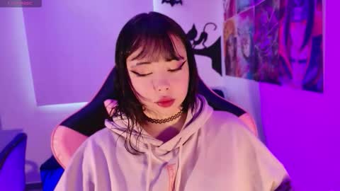 Snapshot of aegon_526 chatting on 10.21.25 Arieyara online show from 10.21.25