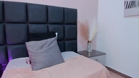 aelinduvalier online show from 10.16.25