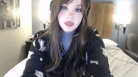 aeris ellie online show from 10.08.25