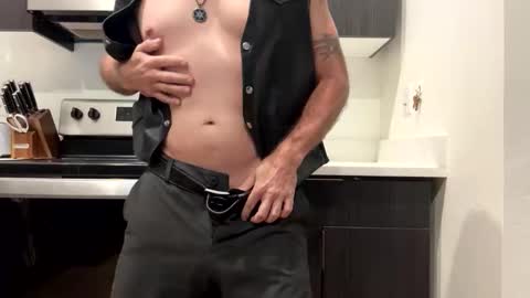 Snapshot of afeelyavag chatting on 09.30.25 afeelyavag online show from 09.30.25