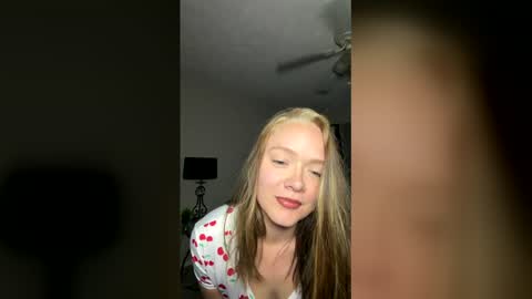 Snapshot of afreakycouple chatting on 04.04.26 afreakycouple online show from 04.04.26