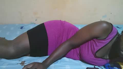 Snapshot of african_pussy2 chatting on 10.15.25 african_pussy2 online show from 10.15.25