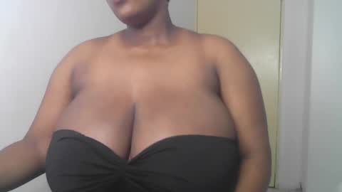 ONLYFAN-Africanbusty online show from 12.14.24