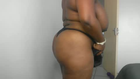 ONLYFAN-Africanbusty online show from 01.31.25