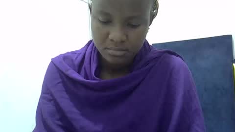Snapshot of africanngirl chatting on 10.28.25 africanngirl online show from 10.28.25