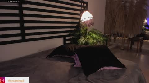 Emma online show from 01.12.25