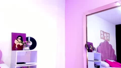 A F R O D I T A  E V A N S online show from 04.13.26