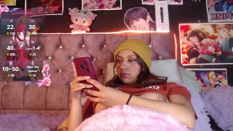 Snapshot of afroditaunu chatting on 03.10.25 Cris owo online show from 03.10.25