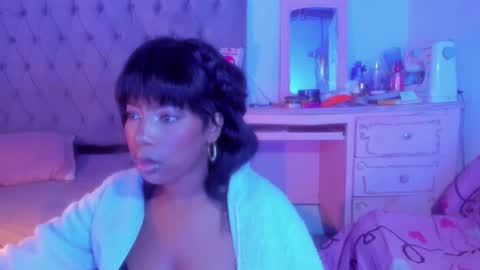Snapshot of afrogoddes chatting on 09.09.25 afrogoddes online show from 09.09.25