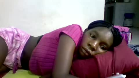 Snapshot of afronubians_ chatting on 01.31.25 pink and josphen online show from 01.31.25