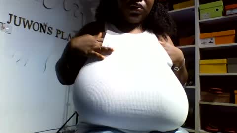 Snapshot of afroprincessx chatting on 07.06.26 afroprincessx online show from 07.06.26