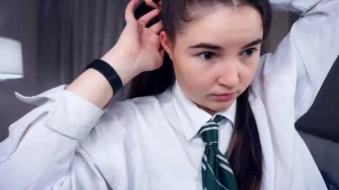 Lana  1800 - 0330 UTC   Mia 0700- 1630 UTC online show from 10.06.25