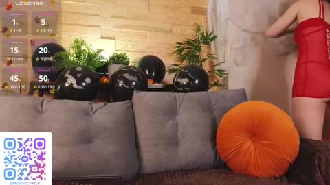 Anna online show from 10.31.25