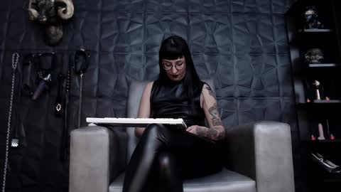 Snapshot of agata_darkness chatting on 12.10.24 Miss Agata online show from 12.10.24