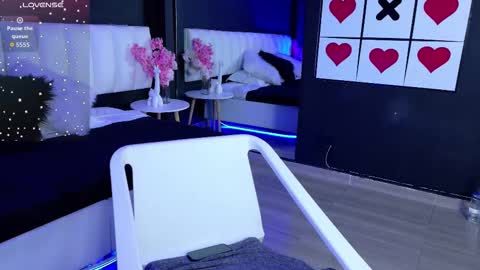 Snapshot of agata_evans_ chatting on 10.11.25 AGATA online show from 10.11.25