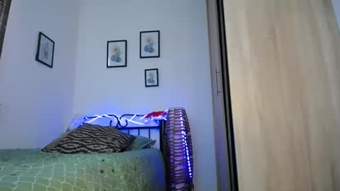 Snapshot of agata_fenix chatting on 12.19.24 DIANA online show from 12.19.24