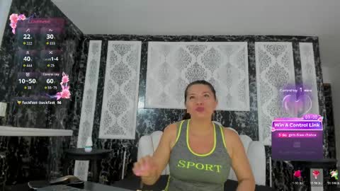 Snapshot of agata_jade chatting on 05.23.26 Agata online show from 05.23.26