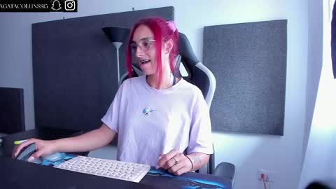 Agata Collinss online show from 04.15.26