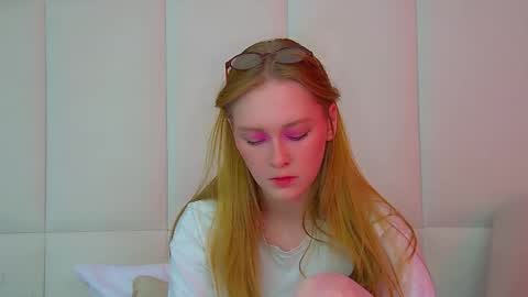 AgataFoxley online show from 11.30.25