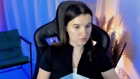 Agata online show from 10.28.25